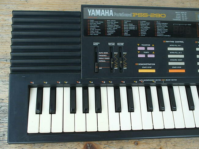 Keyboard dla dziecka Yamaha PSS-290; do poważniejszej nauki