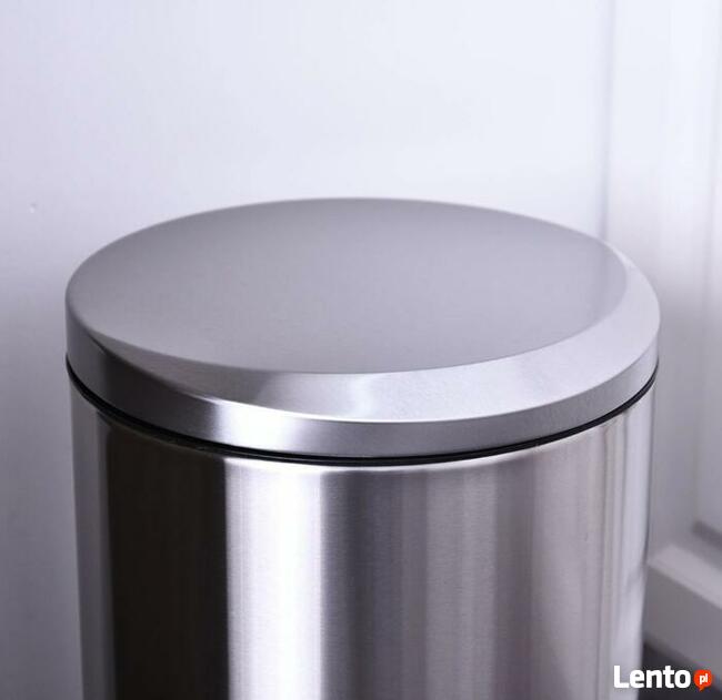 Kosz na śmieci stał nierdzewna