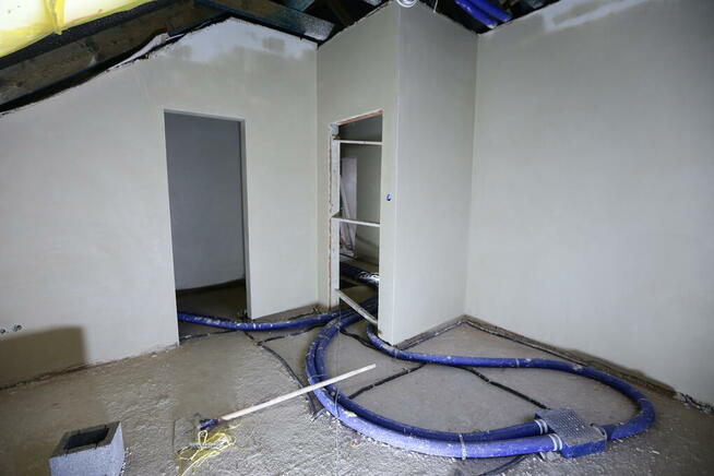 Tynki wewnętrzne gipsowe cementowo wapienne