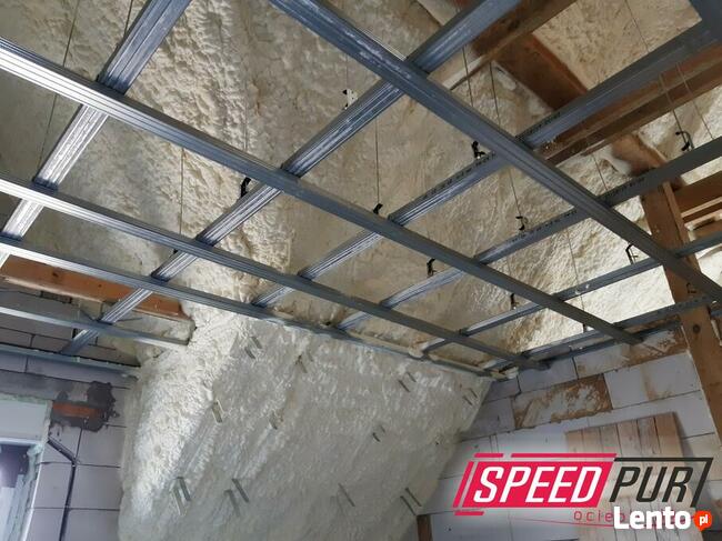 Piana PUR Ocieplanie Poddasze Wiązary Dach Strop Strych