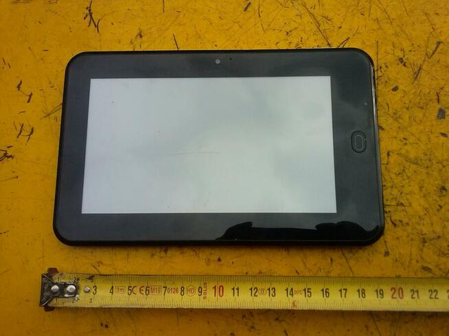 Tablety 2 szt. do naprawy, bez akcesoriów, po 20 zł.