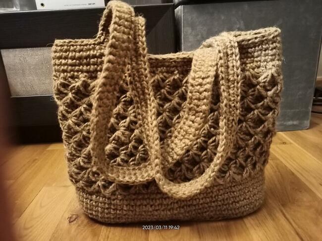 Piękna jutowa torba