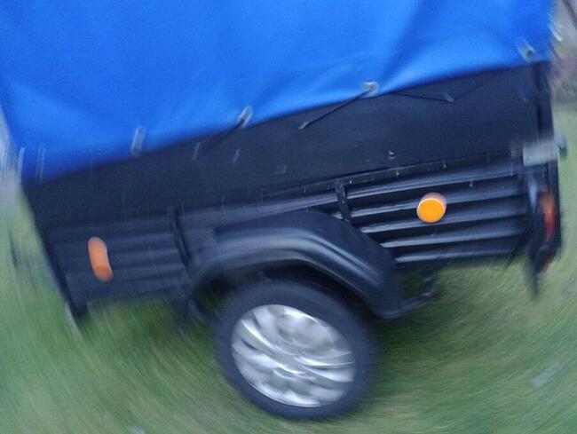 Przyczepka samochodowa z plandeką