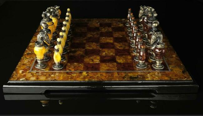 Szachy z naturalnego bursztynu. Chess Byzantium