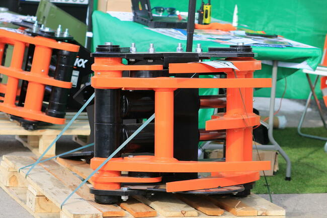 GŁOWICA ŚCINKOWA DO KOPARKI Ścina drzewa chwytak BIOMASA