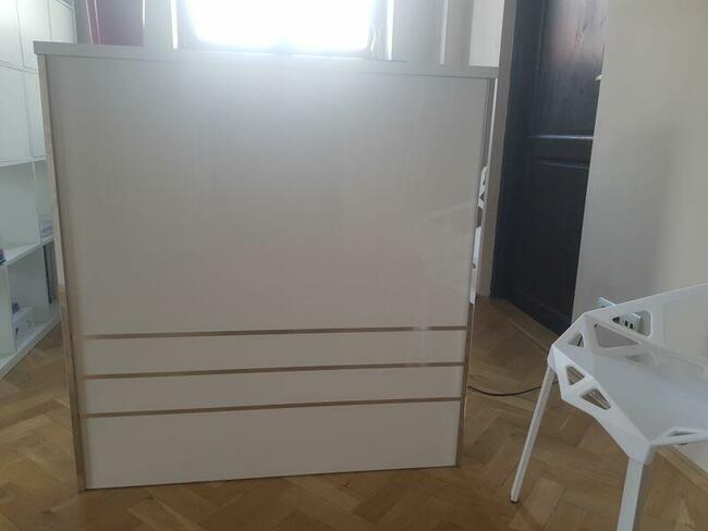 lada recepcyjna do salonu