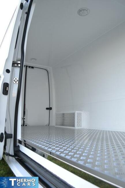 Wypożyczalnia lodówek/Lodówka na kółkach/Mobilna lodówka