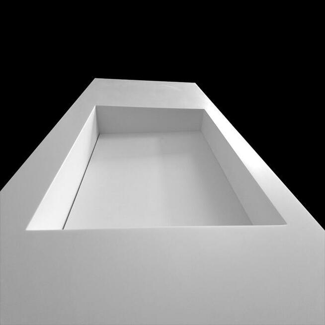 Umywalka łazienkowa z odpływem liniowym 140x47x2.4cm