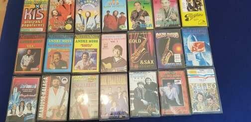 Magnetofon kasetowy + kasety