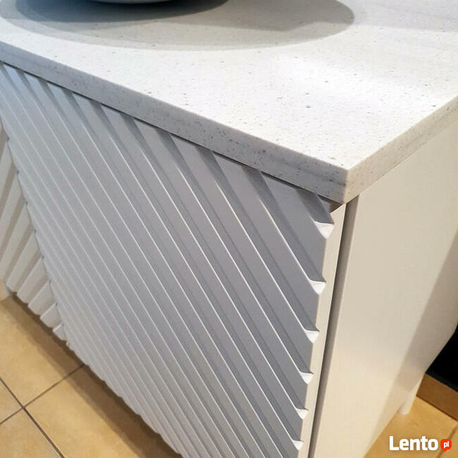 Szafka łazienkowa z motywem jodełki, z blatem i umywalką