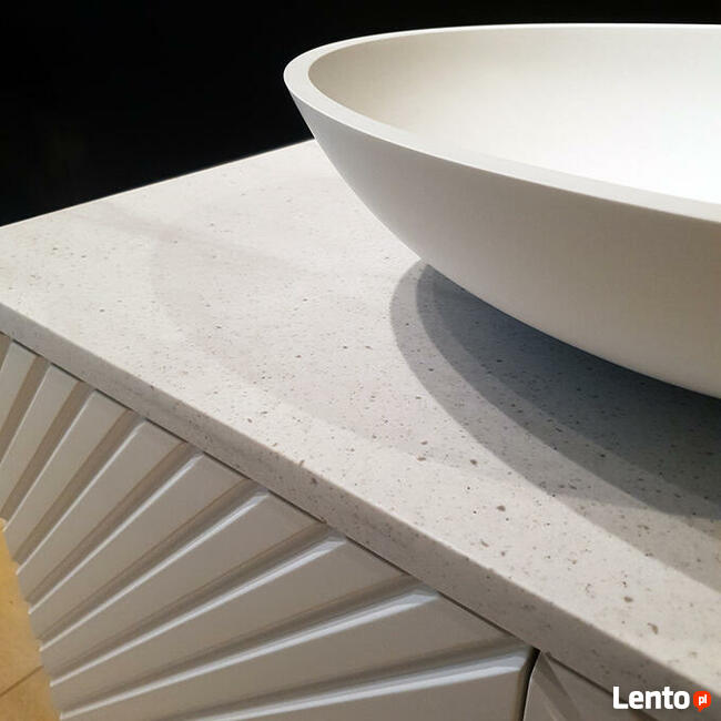 Szafka łazienkowa z motywem jodełki, z blatem i umywalką