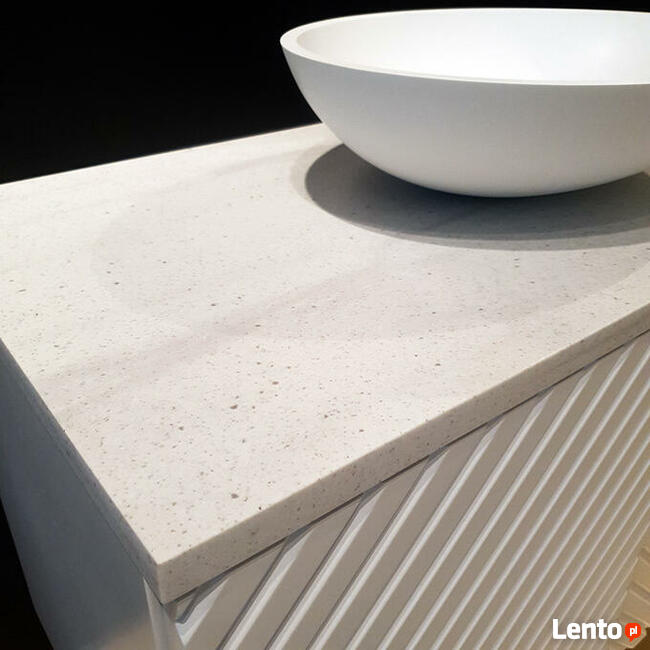 Szafka łazienkowa z motywem jodełki, z blatem i umywalką