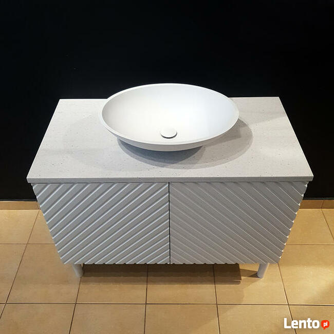 Szafka łazienkowa z motywem jodełki, z blatem i umywalką