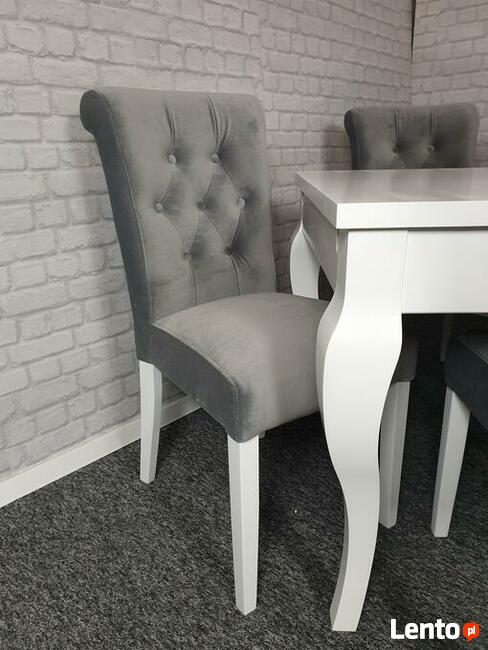 Krzesło tapicerowane pikowane z kołatką Porto Producent