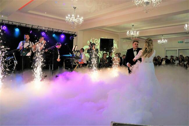 Fotobudka foto budka ciężki dym love Wynajem czerwony dywan