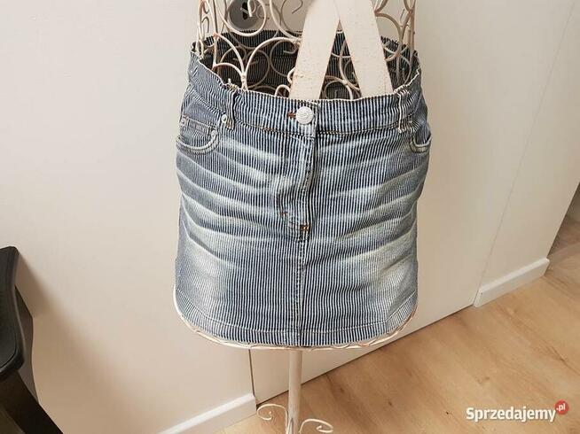 Śliczna, jeansowa spódniczka mini w paski, rozm. 36