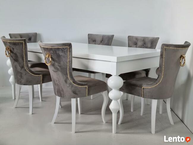 Stół drewniany na nogach toczonych + krzesła tapicerowane