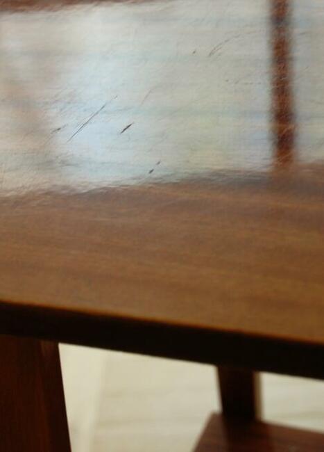 Stolik pod radio i TV, PRL, modernizm, mahoń