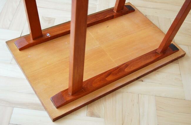 Stolik pod radio i TV, PRL, modernizm, mahoń