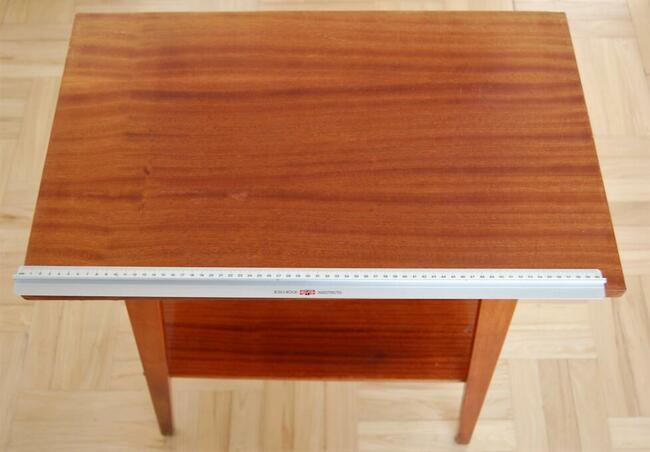 Stolik pod radio i TV, PRL, modernizm, mahoń