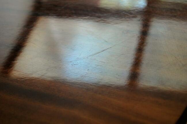 Stolik pod radio i TV, PRL, modernizm, mahoń