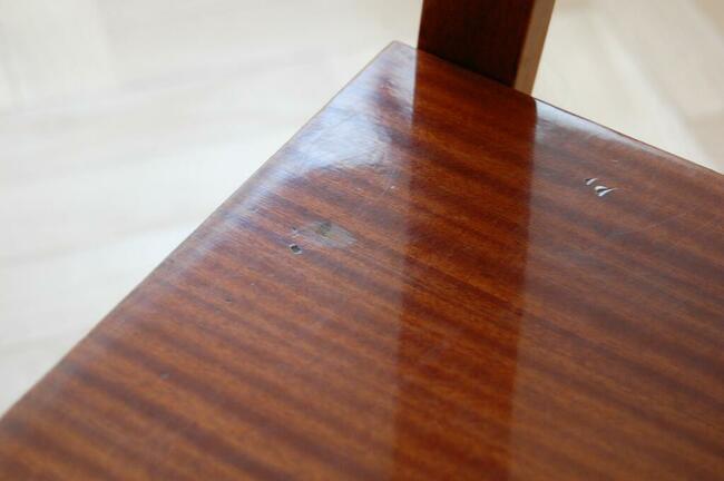 Stolik pod radio i TV, PRL, modernizm, mahoń