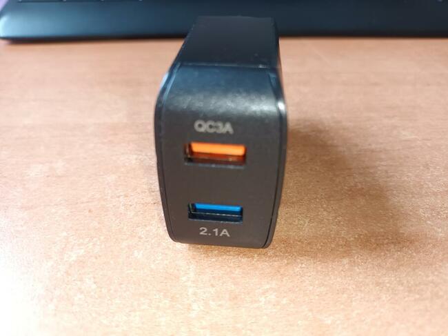 Ładowarka do telefonu 2 x USB QC3.0 + 2.1 A
