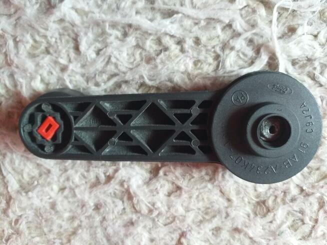 Uchwyt do zamykania szyby w samochodzie