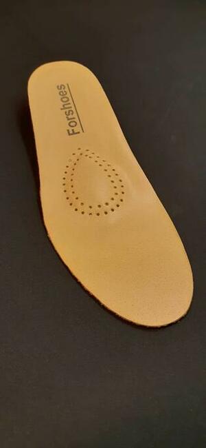 Wygodne profilowane amortyzujące wkładki do butów. Rozmiar 42
