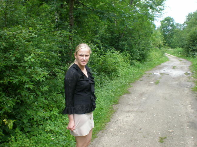 Dziewczyna sympatyczna wesoła pozna kobietę