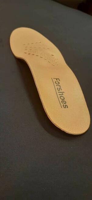Wygodne wkładki do butów z usztywnieniem. Rozmiar 35