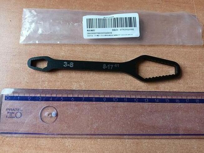 Uniwersalny klucz samozaciskowy 8-18mm