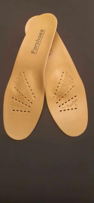 Wygodne wkładki do butów z usztywnieniem. Rozmiar 35