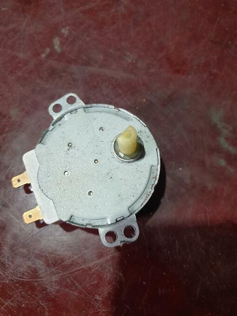 Silniczek napędowy talerza mikrofalówki