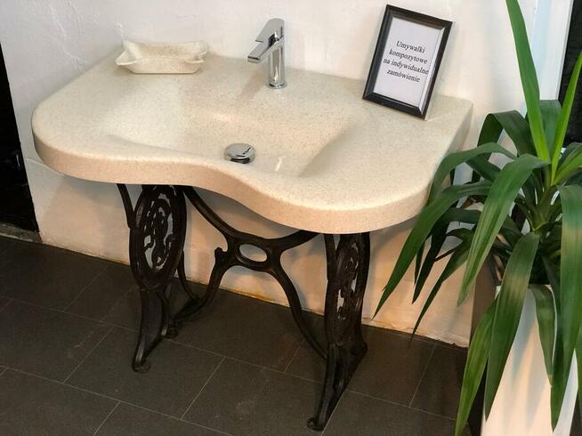 Unikatowa umywalka wykonana z konglomeratu