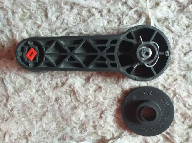 Uchwyt do zamykania szyby w samochodzie