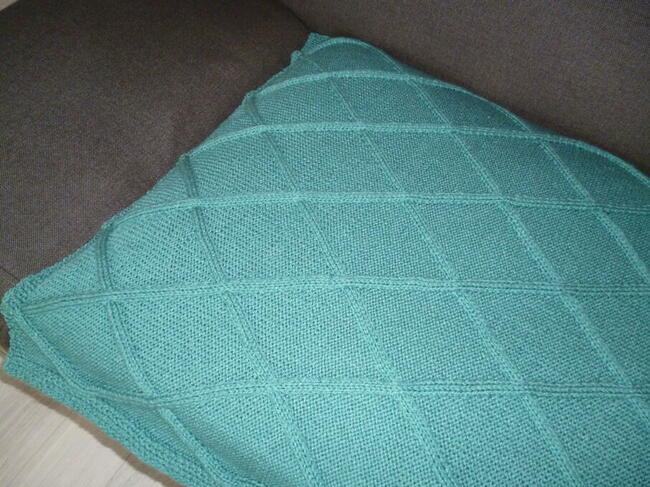 Narzuta na kanapę lub wersalkę.