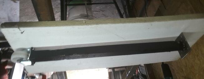 noga do stołu z kółkiem