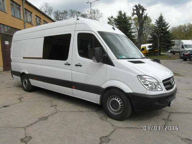 Wynajem busa wypożyczalnia Busów dostawcze osobowe