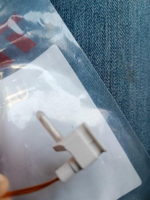 czujnik klocków hamulcowych Mercedes