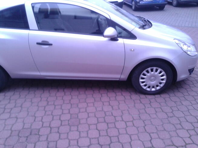 Opel Corsa 1.3 CDTI 2009r 144 tys. km diesel srebrny metalik