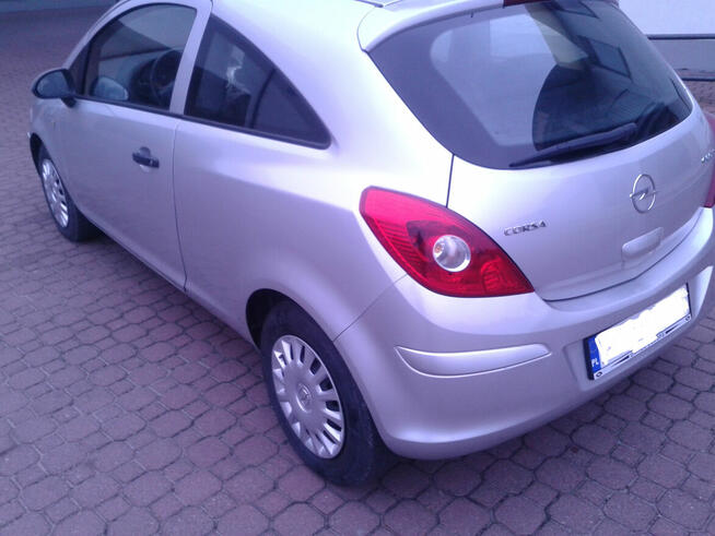 Opel Corsa 1.3 CDTI 2009r 144 tys. km diesel srebrny metalik