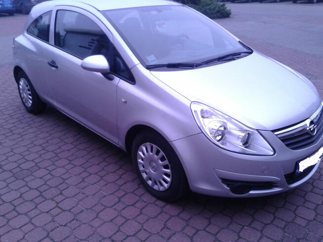 Opel Corsa 1.3 CDTI 2009r 144 tys. km diesel srebrny metalik