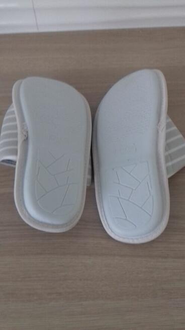 Pantofle damskie beżowe, nowe, do sprzedania