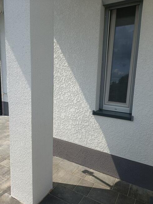 Nowoczesny tynk cienkowarstwowy do wykończenia elewacji..