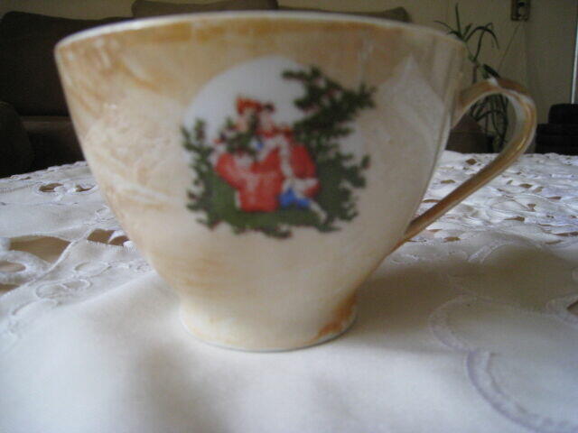 Filiżanka porcelanowa z okresu PRL Ćmielów