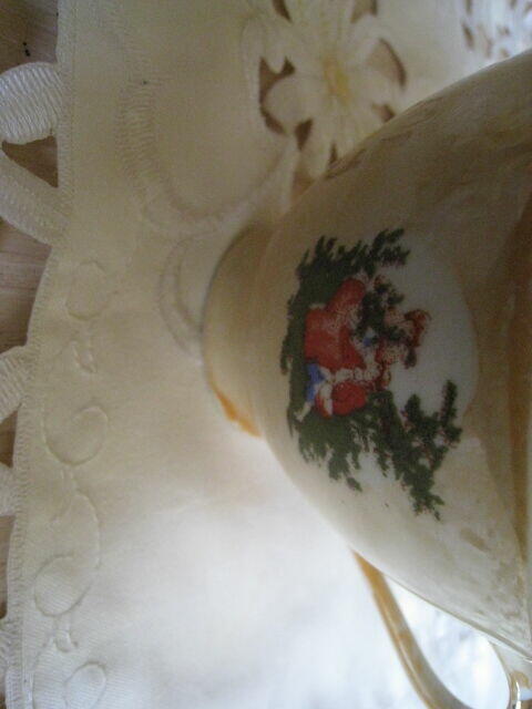 Filiżanka porcelanowa z okresu PRL Ćmielów