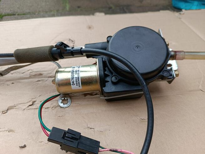 Chrysler Sebring 2 II antena elektryczna 04760894AB