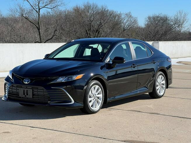 Camry LE