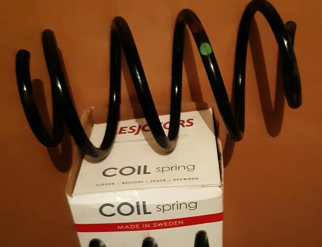 Sprężyna przód KIA Sportage 2008r. 2.0 benzyna